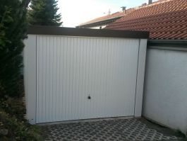 06-Einzelgarage-Fertiggarage-Stahl-Schwingtor