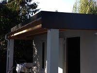 Fertiggarage mit Vordach