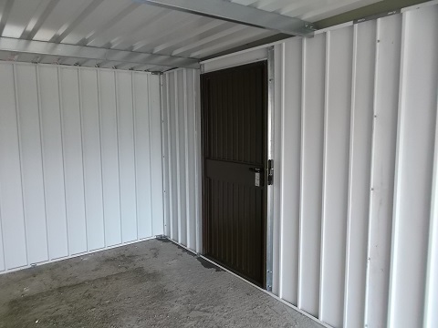 Fertiggarage aus Stahl